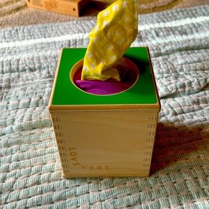 Lovevery tissue box